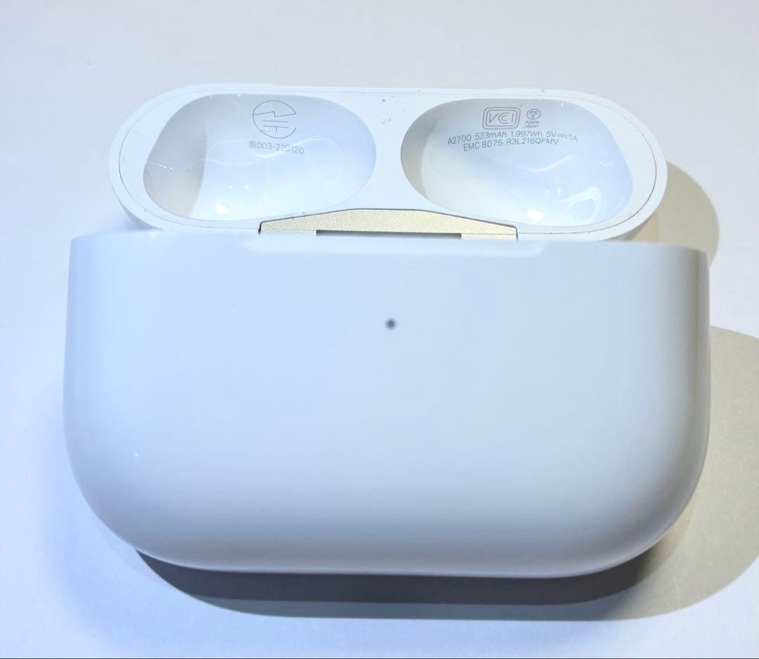 【中古品　消毒拭き取り済み】 Apple AirPods Pro（第2世代）
