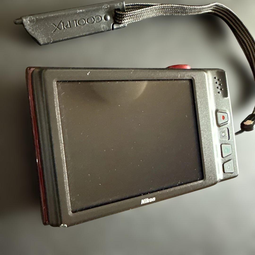 Nikon COOLPIX レッド 7倍ズーム