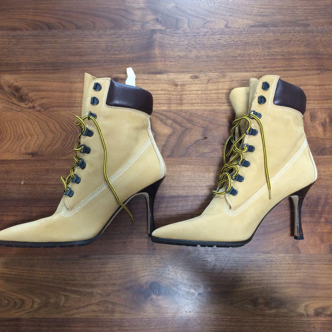 マノロブラニク ショートブーツ