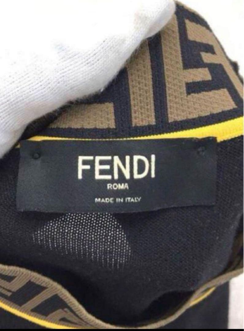 FENDI フェンディ　 ロゴジャガードネックニット