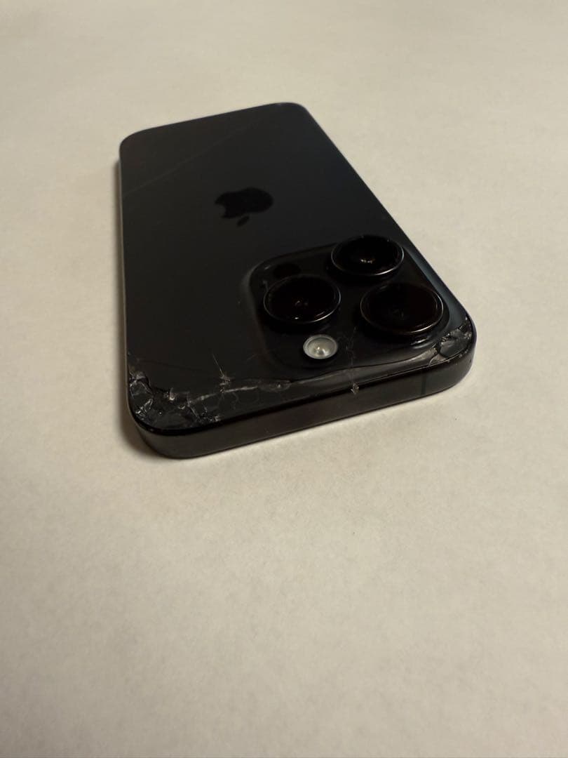 iPhone15pro 256GB 本体 ジャンク品　画面割れ　背面割れ