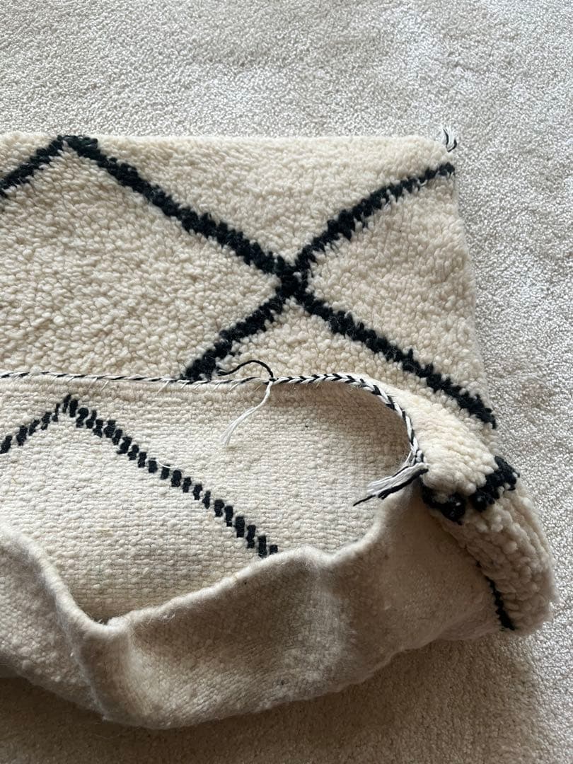 ベニワレン　クッションカバー新品 56cm×49cm