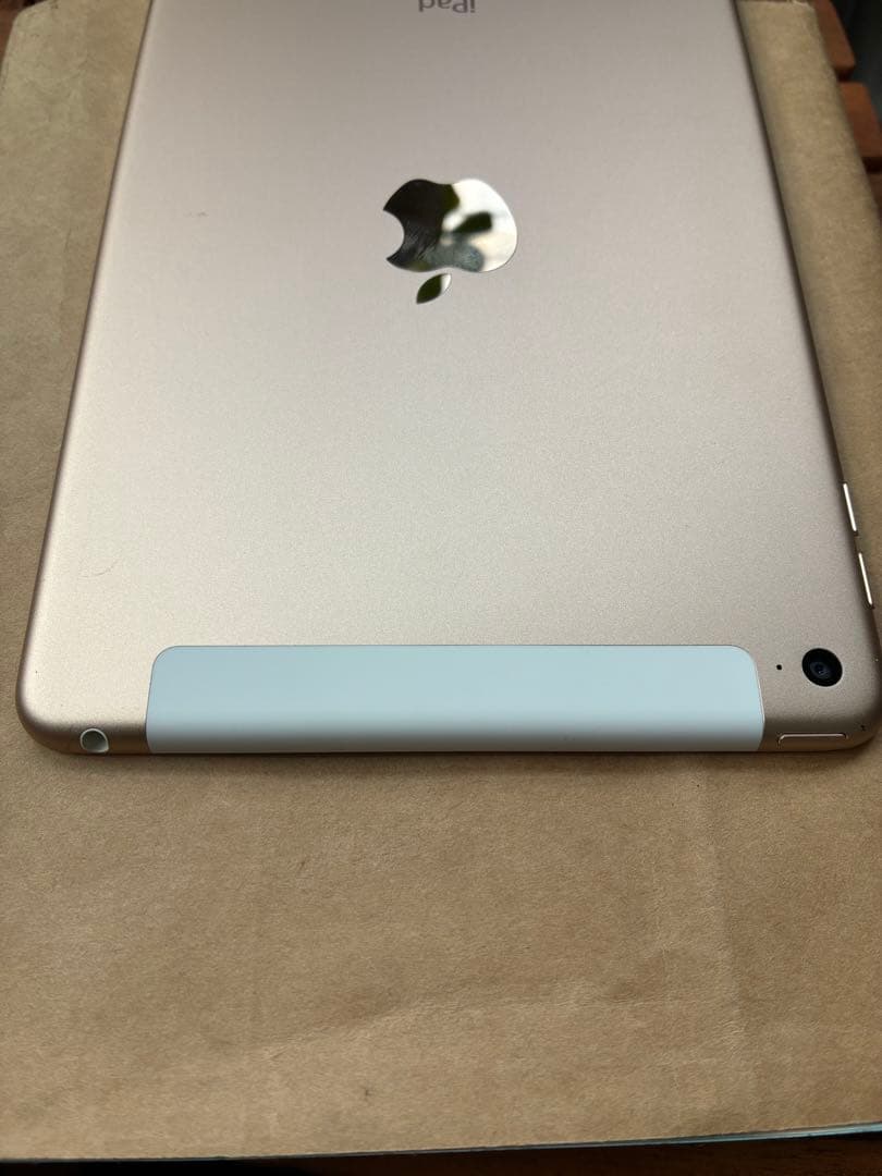 ipad mini 4 128GBゴールド MK782J/A 箱付き　付属品新品