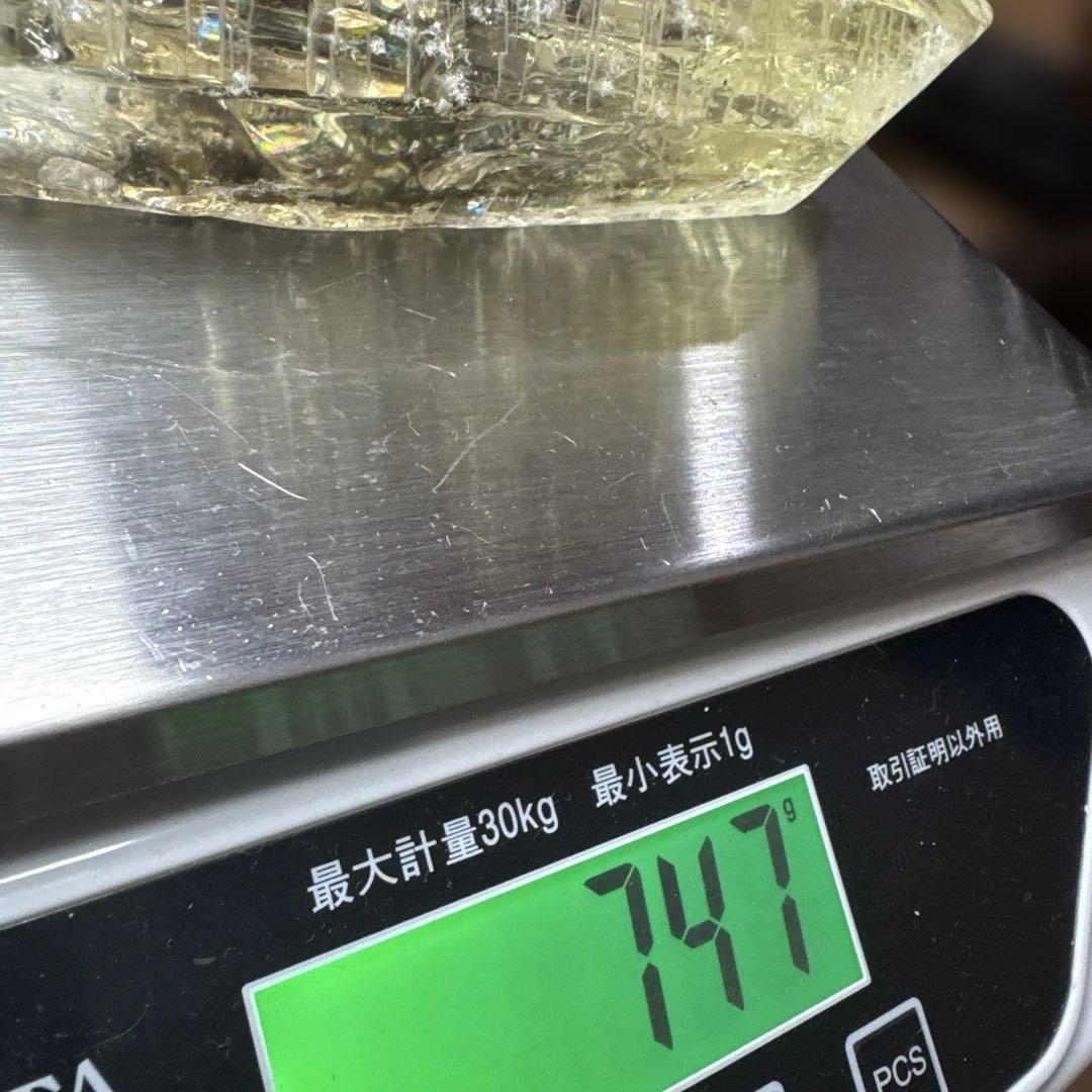 【コレクション】龍彫刻 シトリン原石 747g 高透明 虹入り 台座付