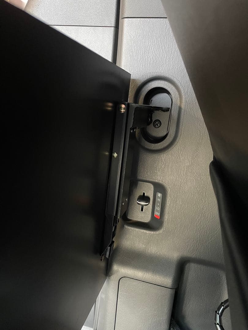 amuさん予約　ハイエース　折り畳み　セカンドテーブル　金具のみ