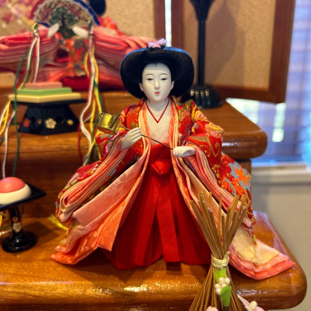 【まろん】 雛人形三段飾り一式　名入れオルゴール　お供え台 説明書付き