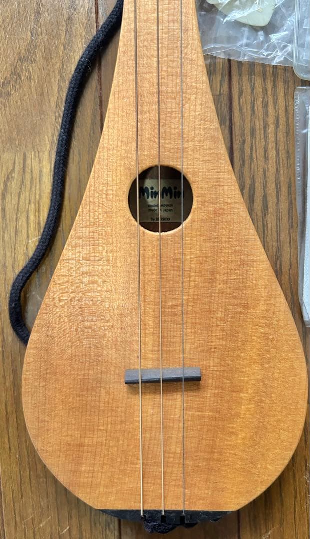 HOSCO みんなの民族楽器 ミンミン MinMin 3弦ギター　おまけ付き