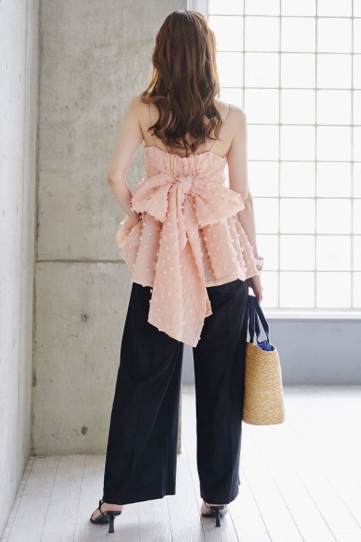 【現行品、半値以下、新品未使用タグ付】OBLI PONPONリボンキャミトップス