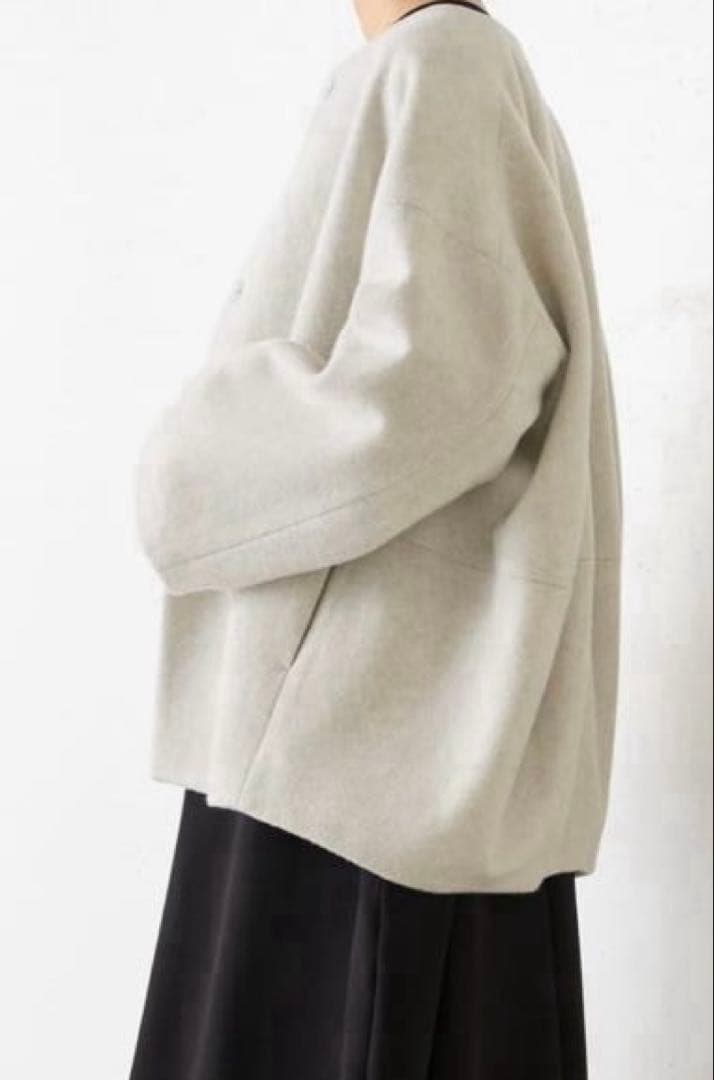 ビアズリー 後ろぷっくりショートコート　ライトグレー　0サイズ ★ 新品