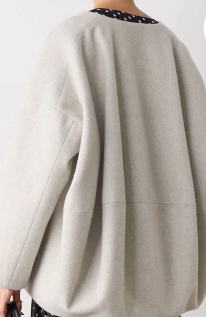 ビアズリー 後ろぷっくりショートコート　ライトグレー　0サイズ ★ 新品