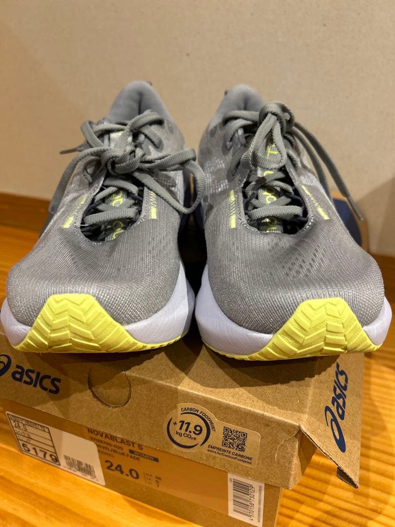 asics（アシックス）ノヴァブラスト5 ウィメンズ　ランニングシューズ24cm