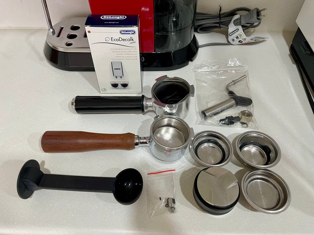 DeLonghiエスプレッソマシン EC680赤