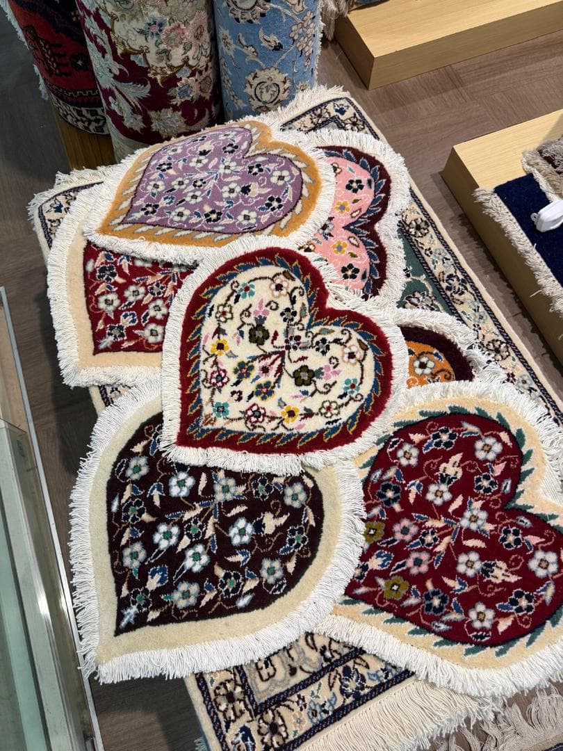 ペルシャ絨毯 ナイン産 ハート型ラグ 40cm 手織り バレンタイン 希少