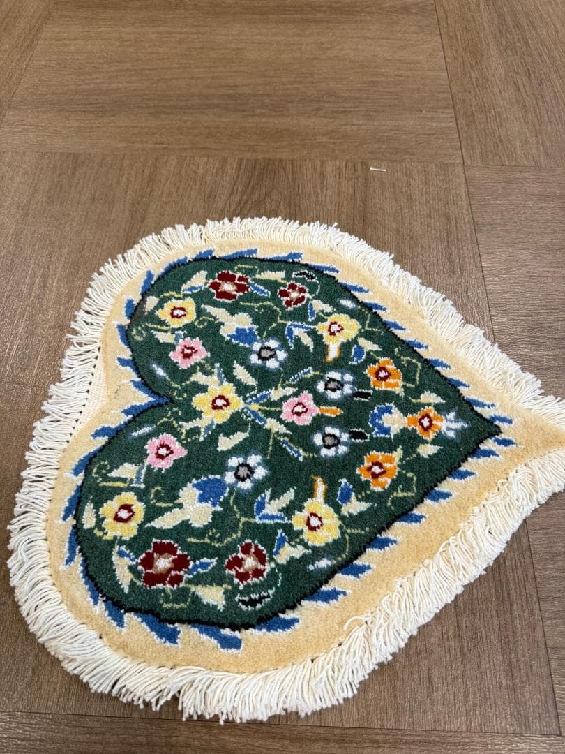 ペルシャ絨毯 ナイン産 ハート型ラグ 40cm 手織り バレンタイン 希少