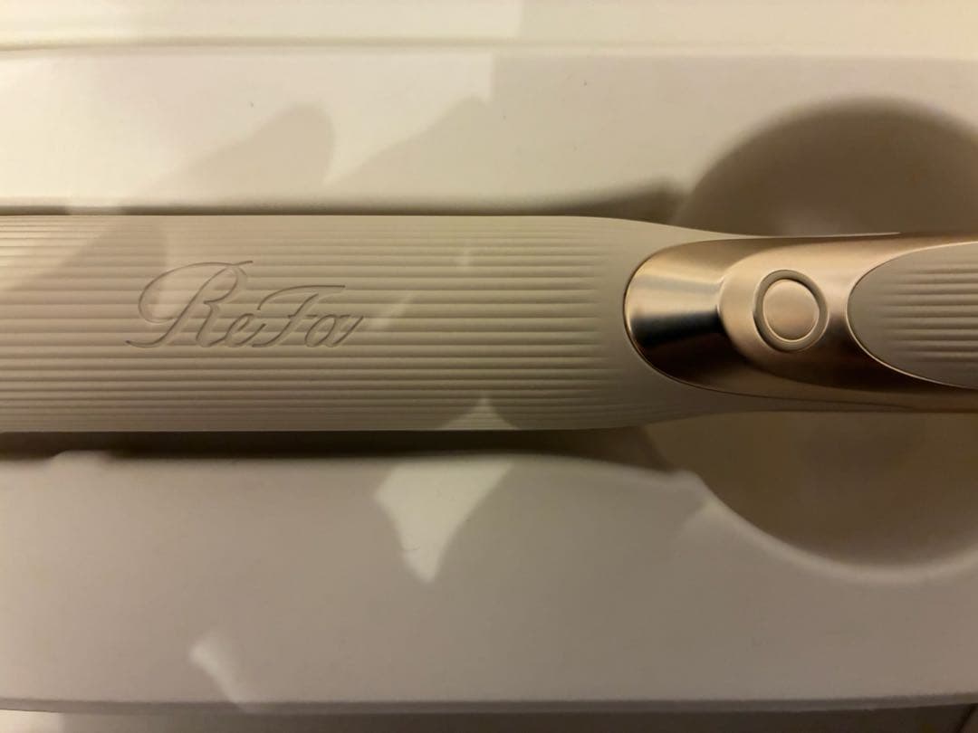 【美品】ReFa ストレートアイロン プロ　アイボリー