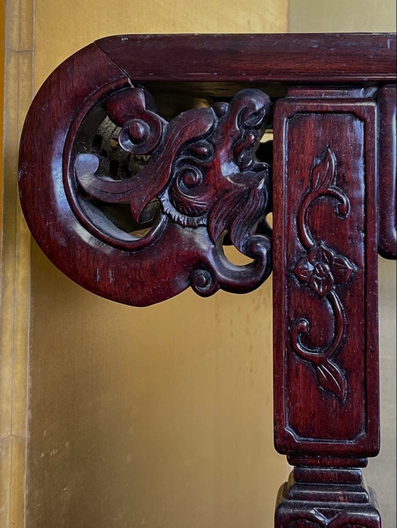 「母」 中国美術 龍唐草彫 祭壇 テーブル 19世紀～唐木 紫檀 飾り台 花台