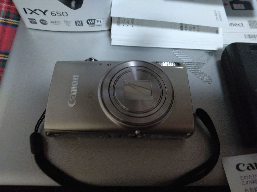 Canon IXY 650 シルバー 本体と付属品