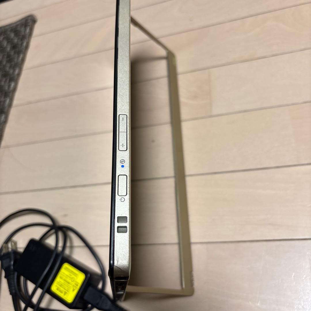 NEC 2in1 タブレットpc VS-3／Core i5・メモリ8GB