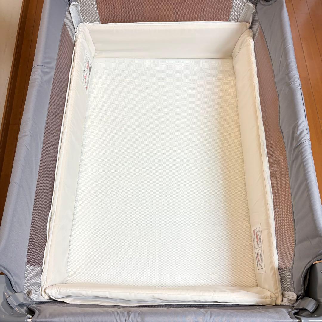 【美品・匿名配送】アップリカ ココネルエアーABベビーベッド グレーベアー