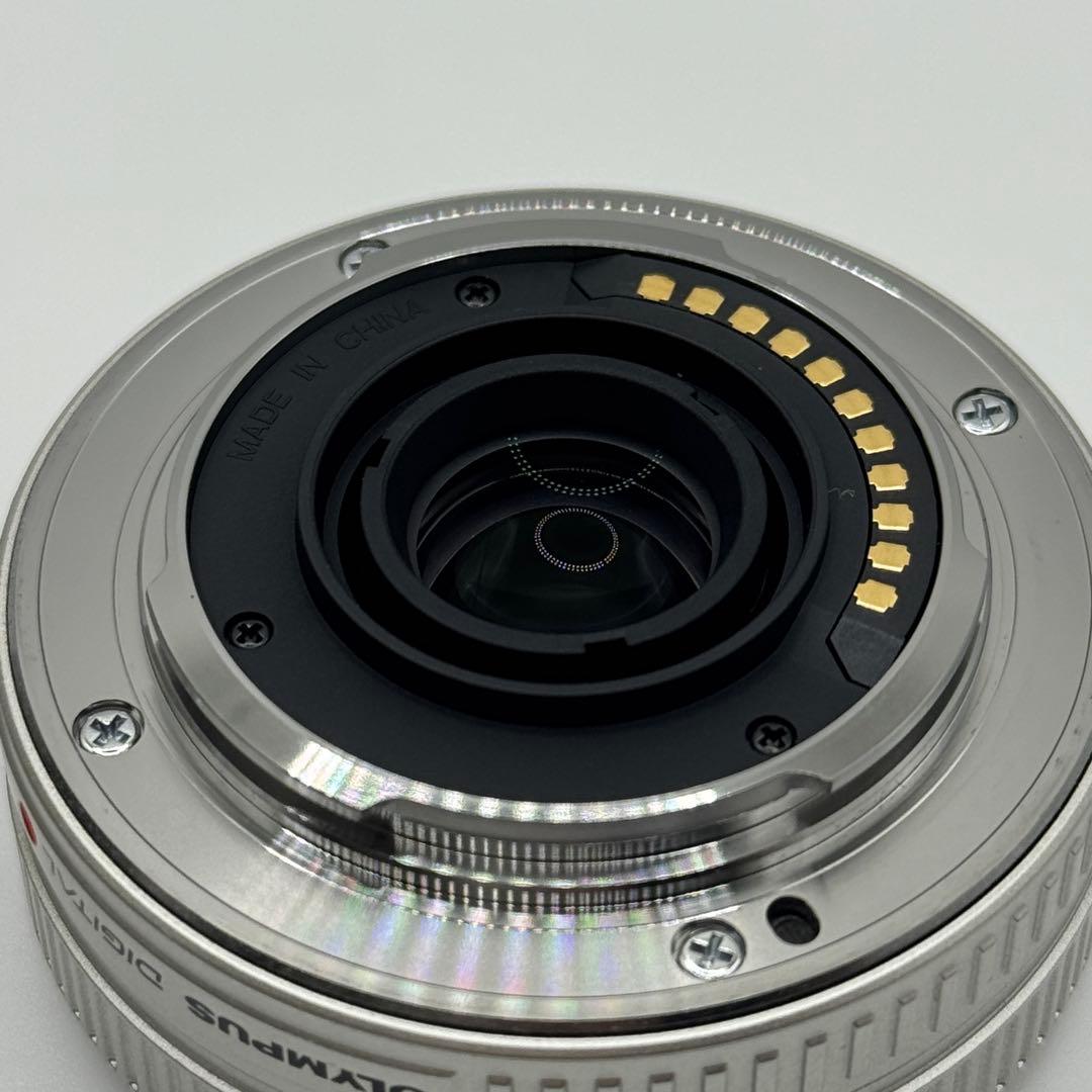 オリンパス E-P2 17mm 1:2.8 パンケーキレンズ付