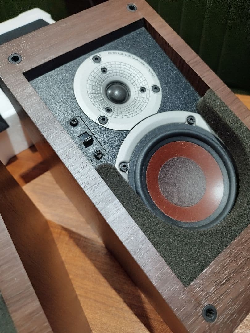 DALI ALTECO C1 MH [ウォールナット ペア]