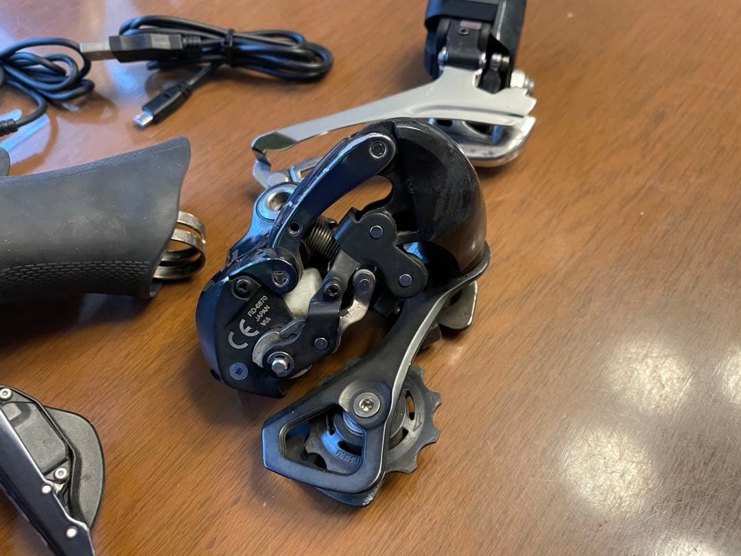 アルテグラDi2 6870 11速　電動コンポーネント　グループセット