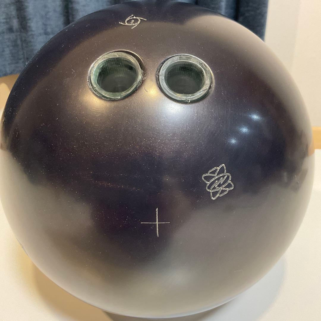 フィジックスブラックアウト　15p サムレス　ボウリングボール　ストーム