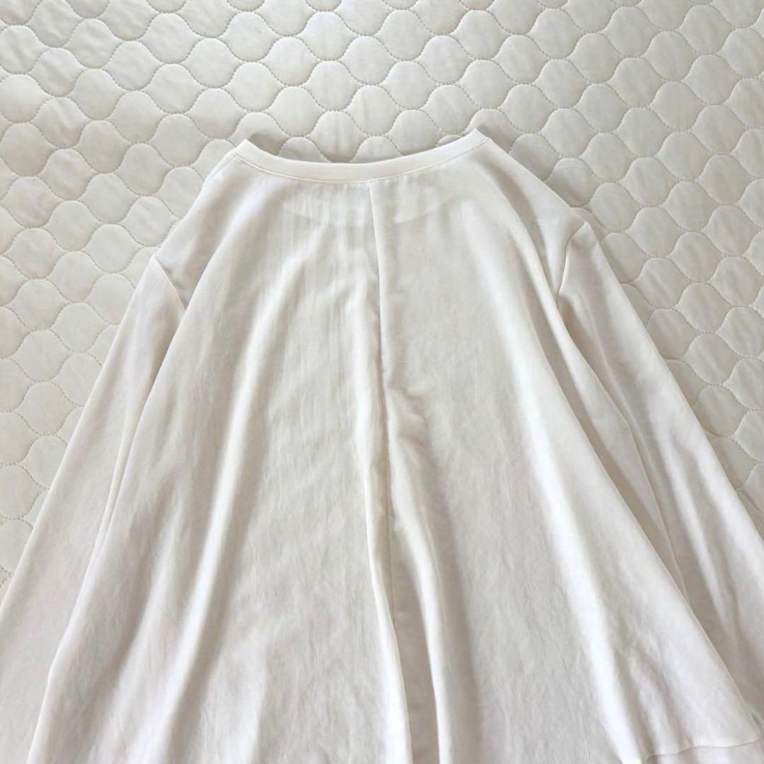 【美品】BEARDSLEY 後ろドレープTブラウス　アイボリー