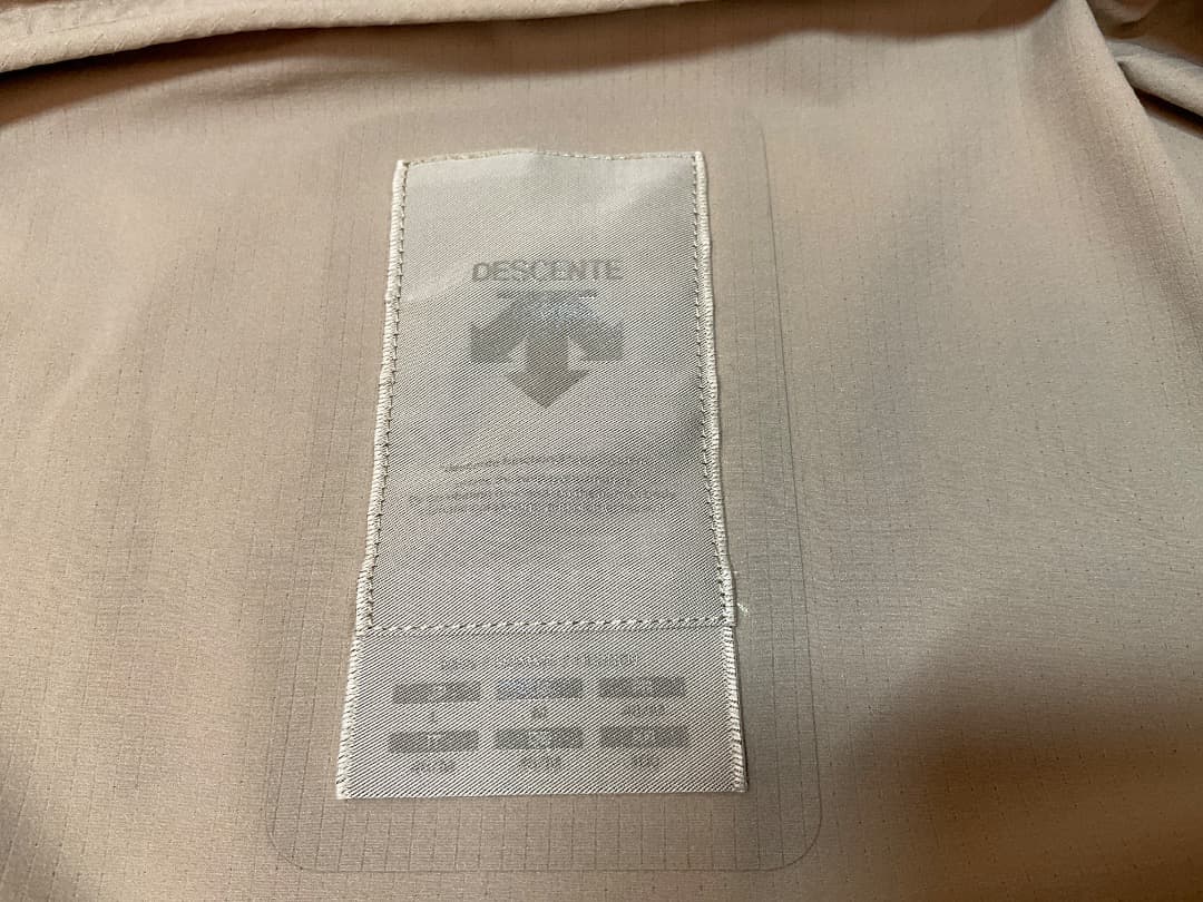 美品 DESCENTE デサント DAMPGC42 オルテライン ジャケット L