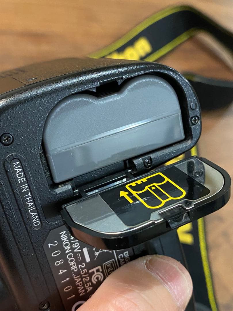 Nikon D80 CCDデジタル一眼レフ 28-85 レンズ付　動作品