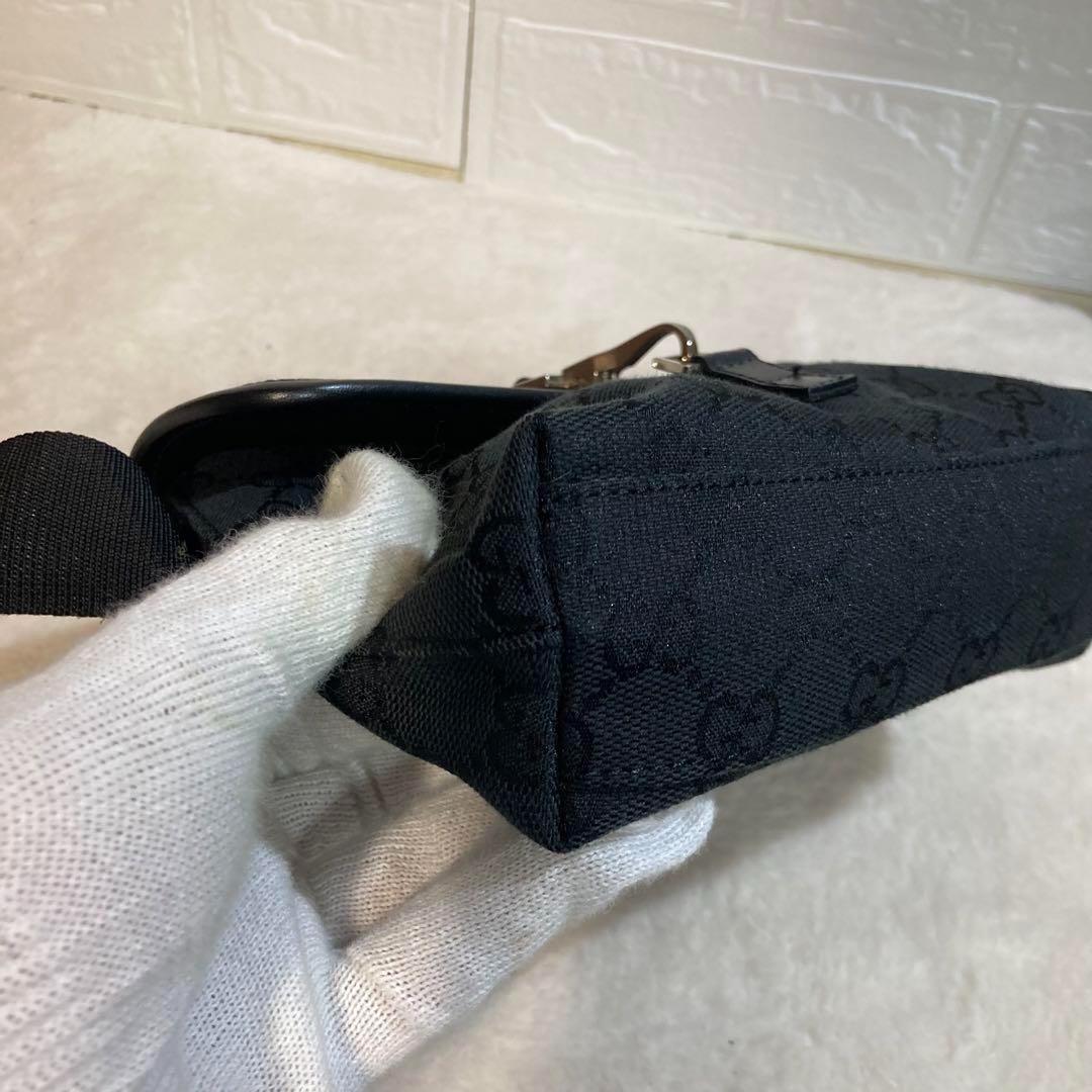 ！新品同然！　GUCCI グッチ　ボディーバッグ　ブラック　キャンバス