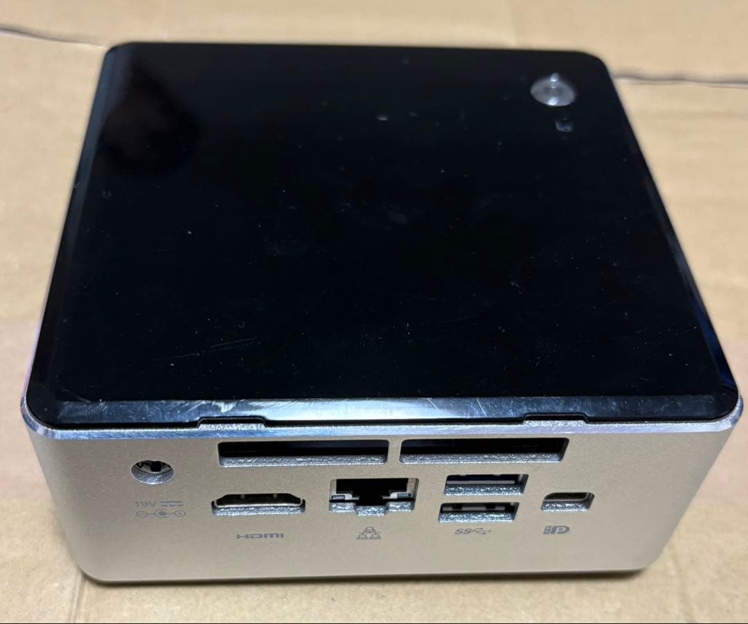 ミニPC Intel NUC 6i3SYH