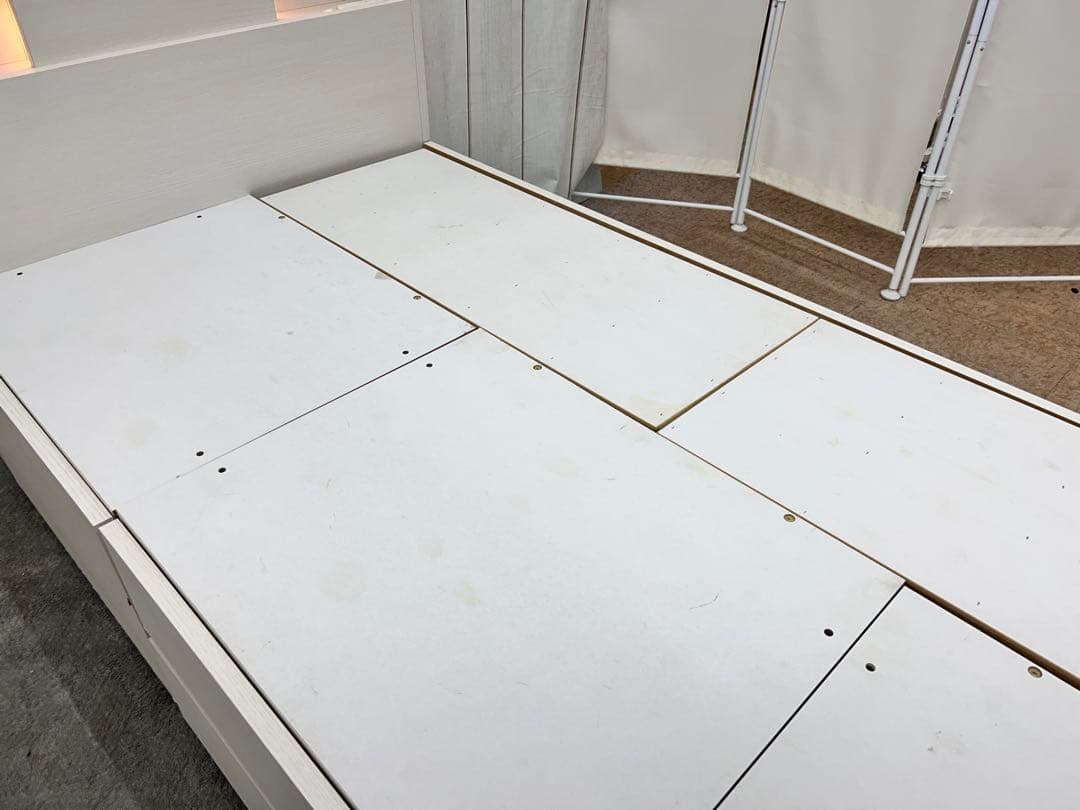 引き出し4杯付きシングルベッドフレーム