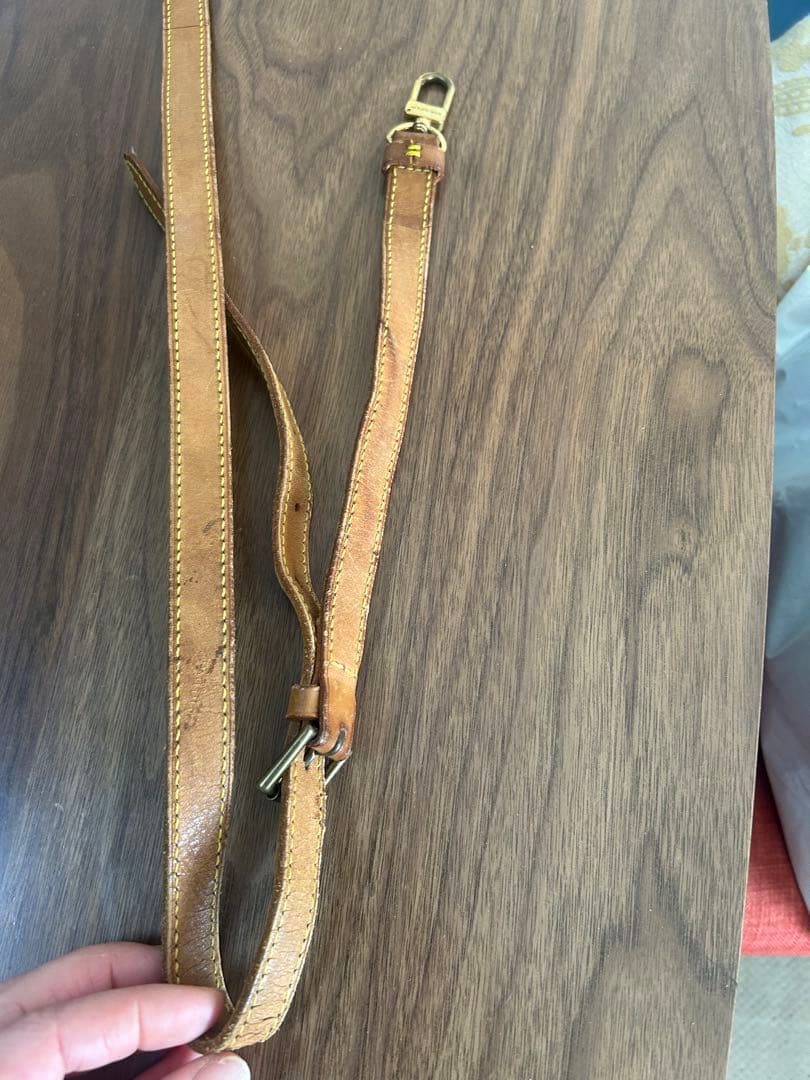 ルイヴィトン　ヌメ革　ショルダーストラップ　ロゴ入り　純正