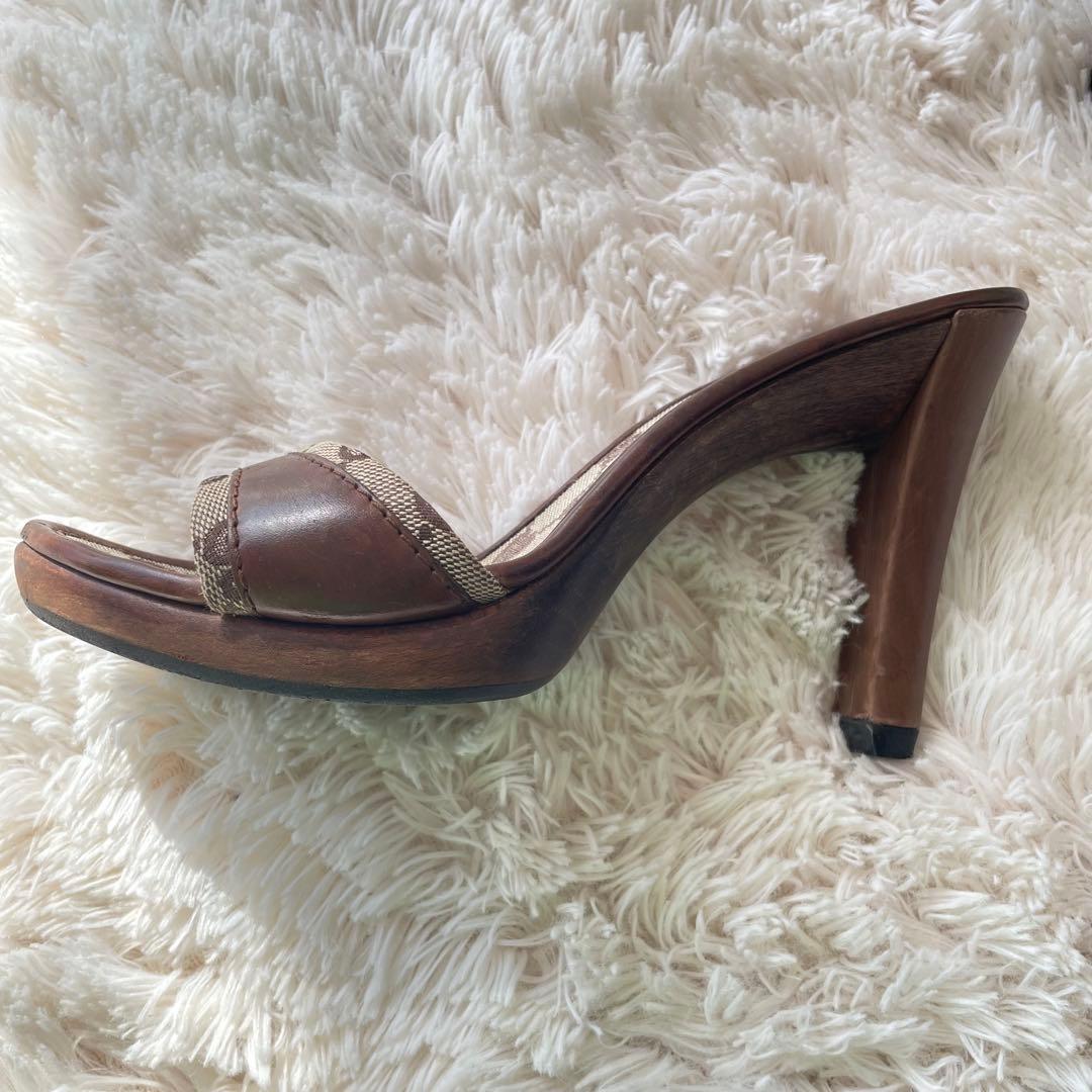 超美品 グッチ 23.5cm ミュールサンダル GG柄 キャンバス　シグネチャー