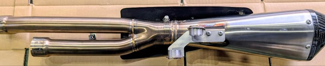 颯*パ様 トライアンフ純正オプション☆スクラン ブラー用バンス&ハインズマフラー