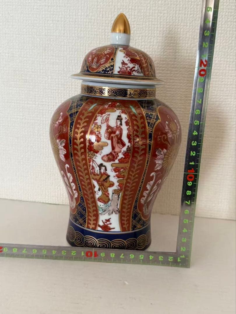 古伊万里蓋物飾壺 蓋付壷色絵磁器秀峰作色 給金彩金襴手美人区沈香壺時代物