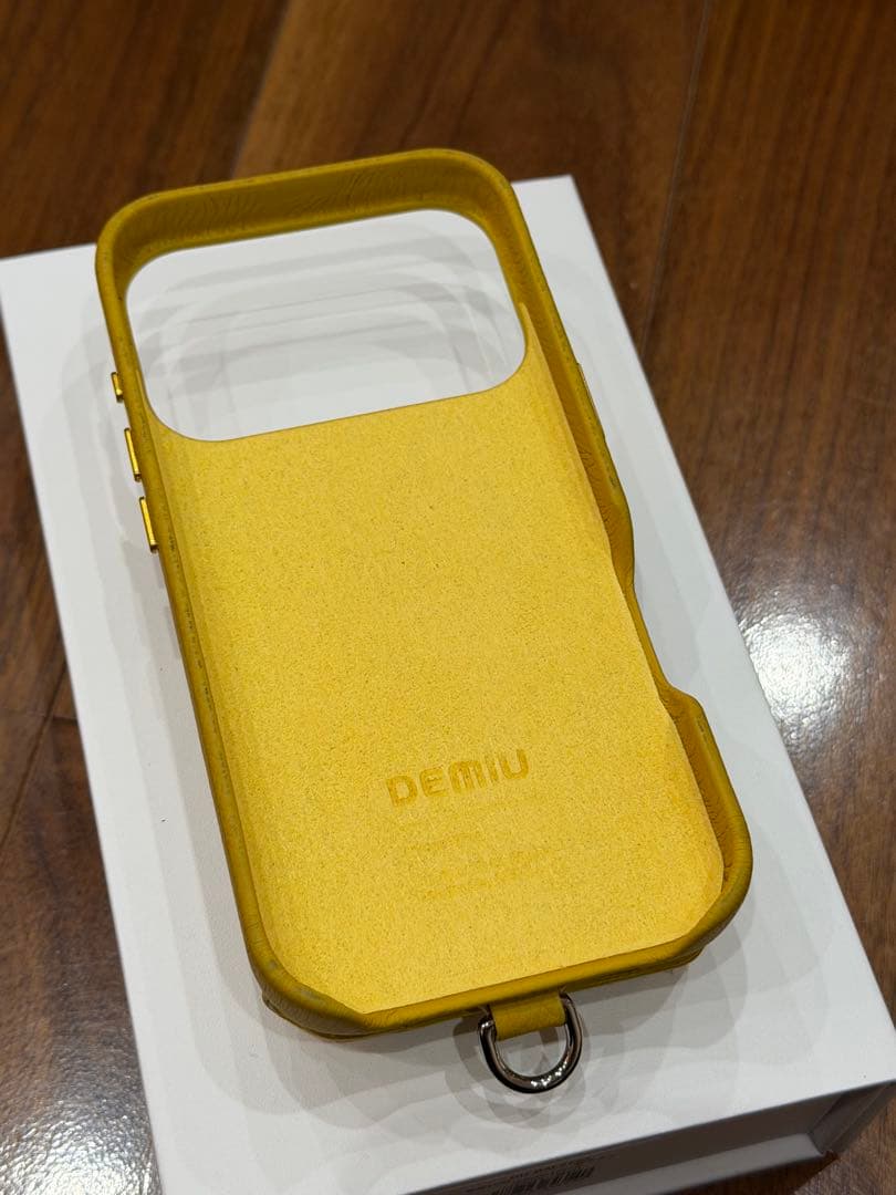 DEMIU iPhone17pro デミュウ サフラン