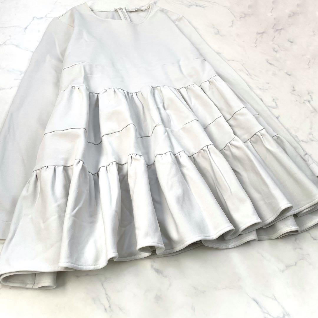 美品　ヨリ yori ぬくぬくティアードフリルブラウス　ヘム　ライトグレー