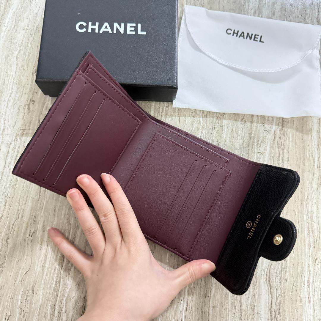 美品ノベルティ　折財布　ブラック