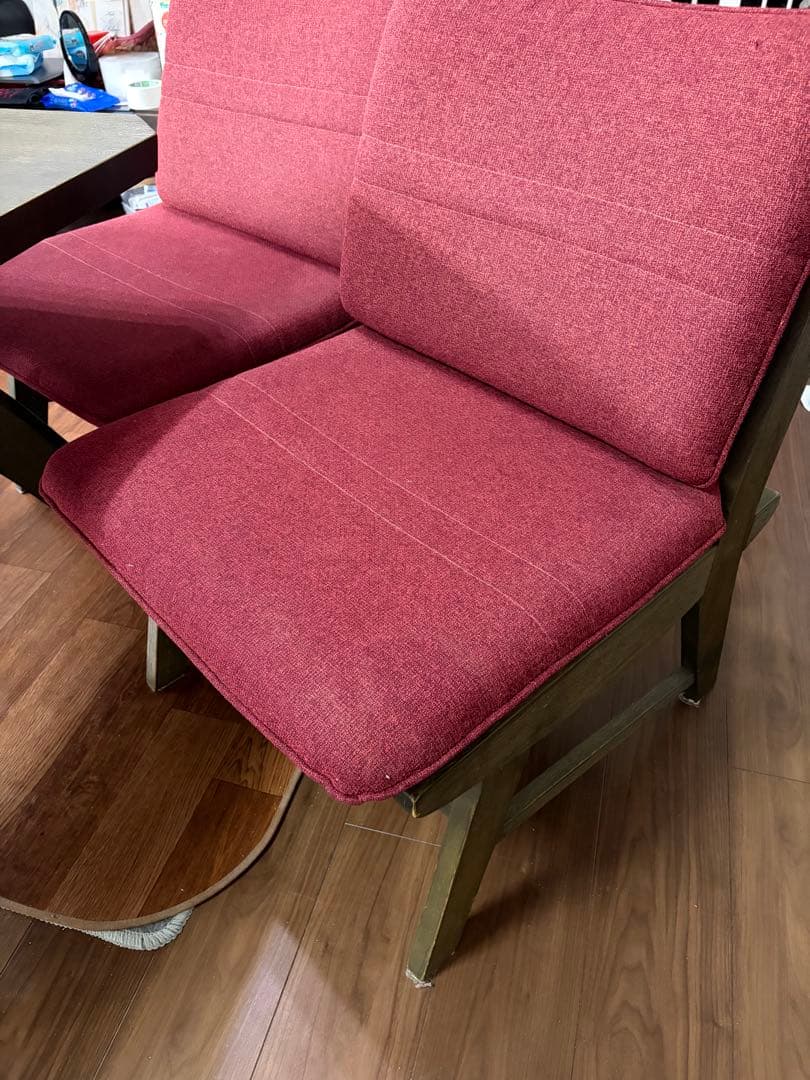 ダイニングチェアー（赤い椅子残り2脚）