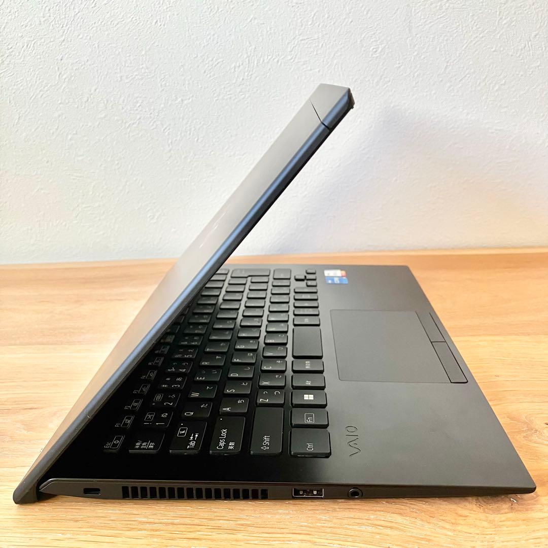 バッテリー良好/軽量/VAIO/SSD/Windows11/黒/ノートパソコン