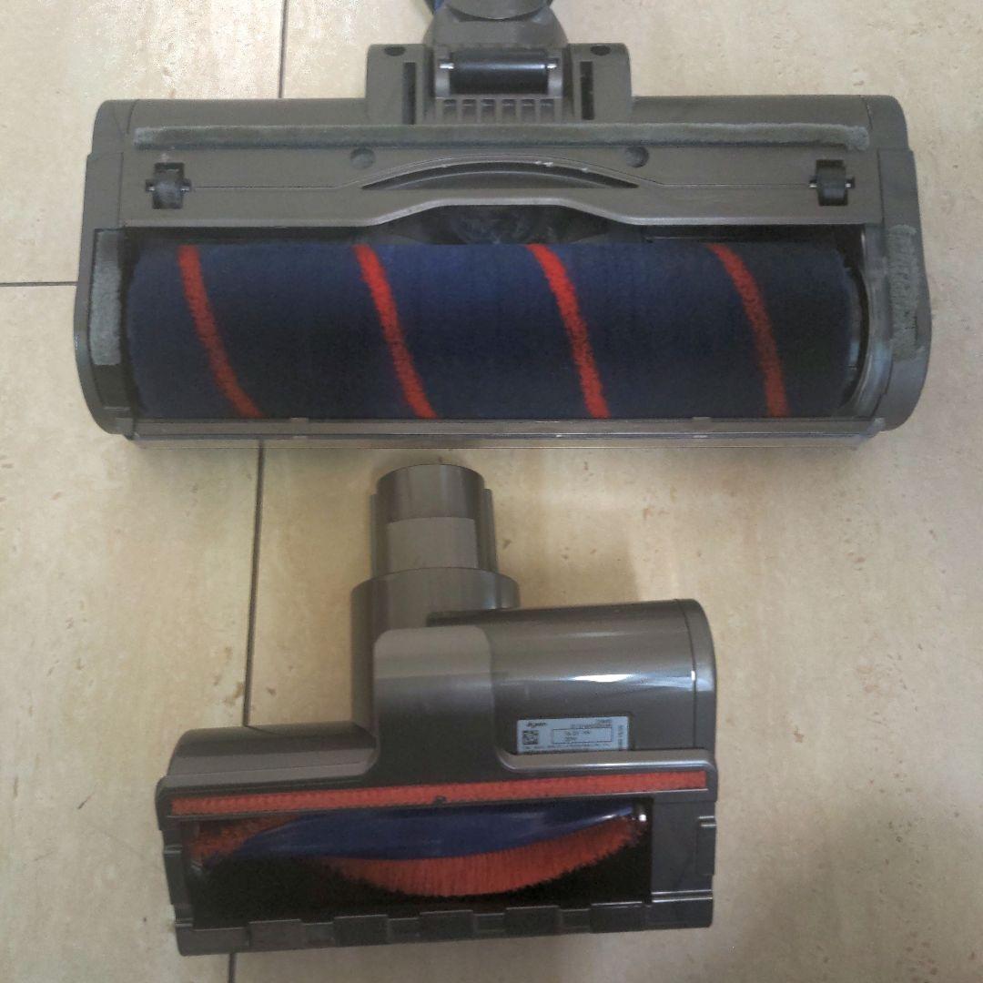 に*こ様 ダイソン掃除機SV25コードレスクリーナー　バッテリー新品