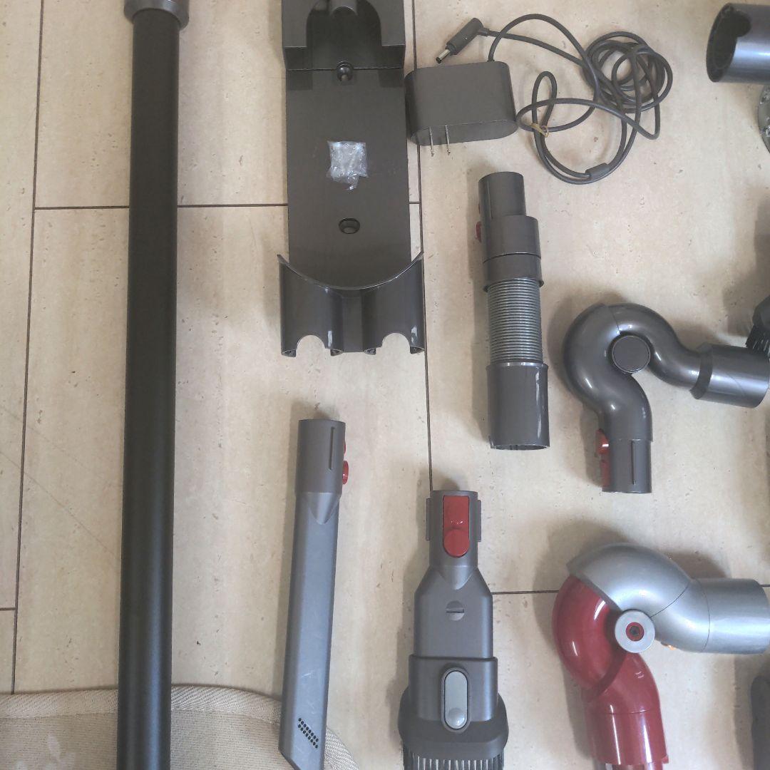 に*こ様 ダイソン掃除機SV25コードレスクリーナー　バッテリー新品