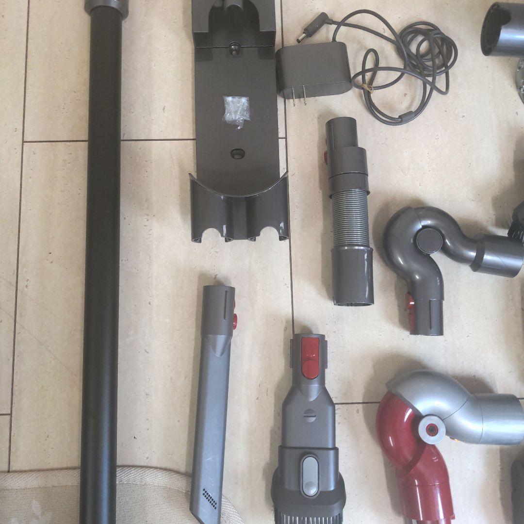 に*こ様 ダイソン掃除機SV25コードレスクリーナー　バッテリー新品