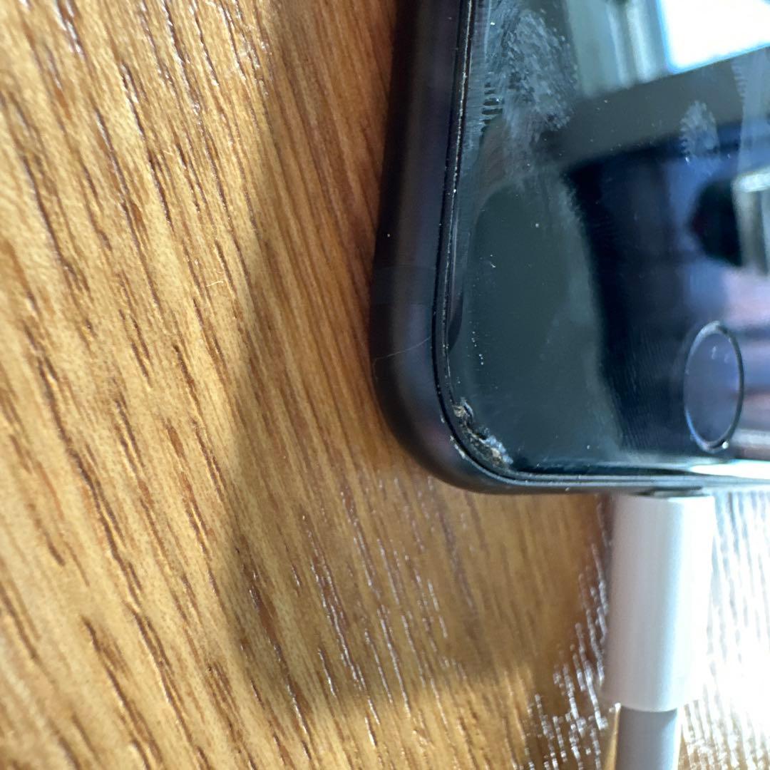 Apple iPhone SE ブラック　64GB