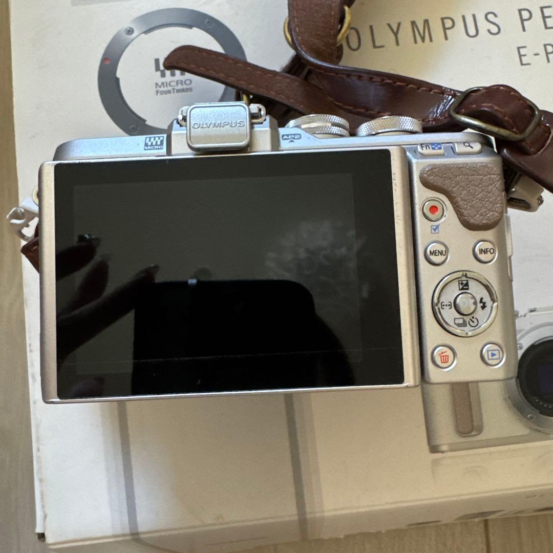 Olympus E-PL8 ミラーレスカメラ オレンジ　保証書付き