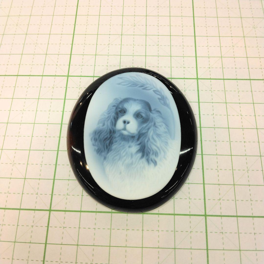 ストーンカメオブローチ