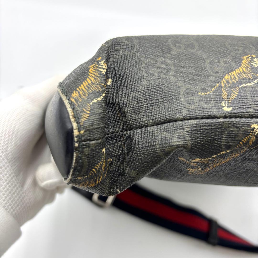 希少 GUCCI グッチ ショルダーバッグ タイガー ggスプリーム 総柄