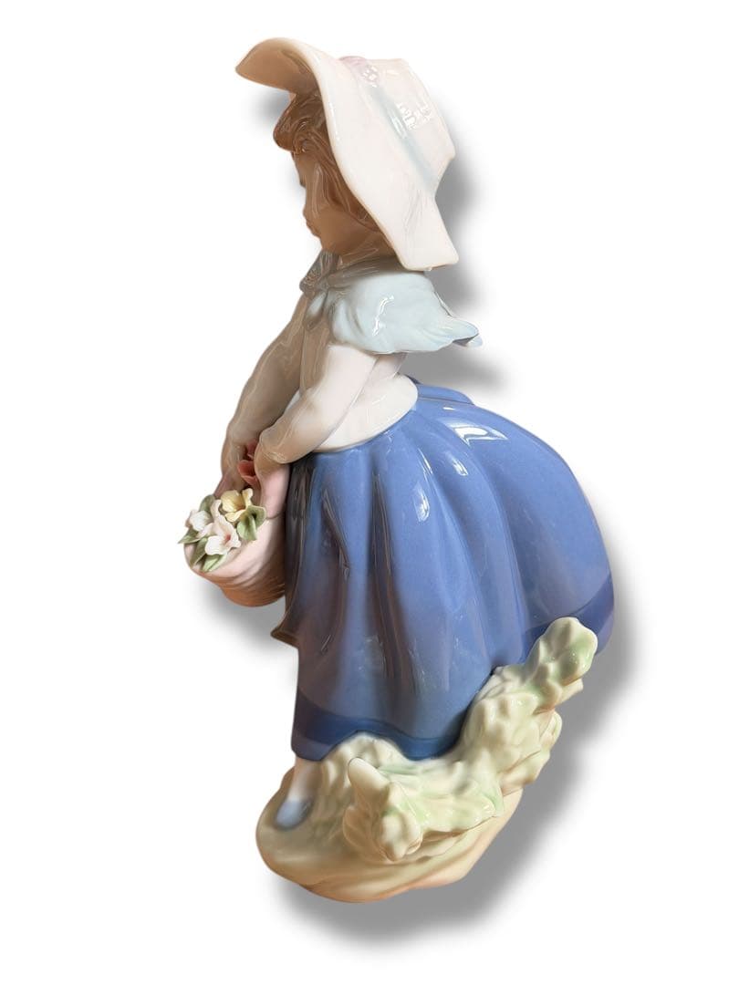 #リヤドロ 「きれいな花ばかり」フィギュリン　P-3